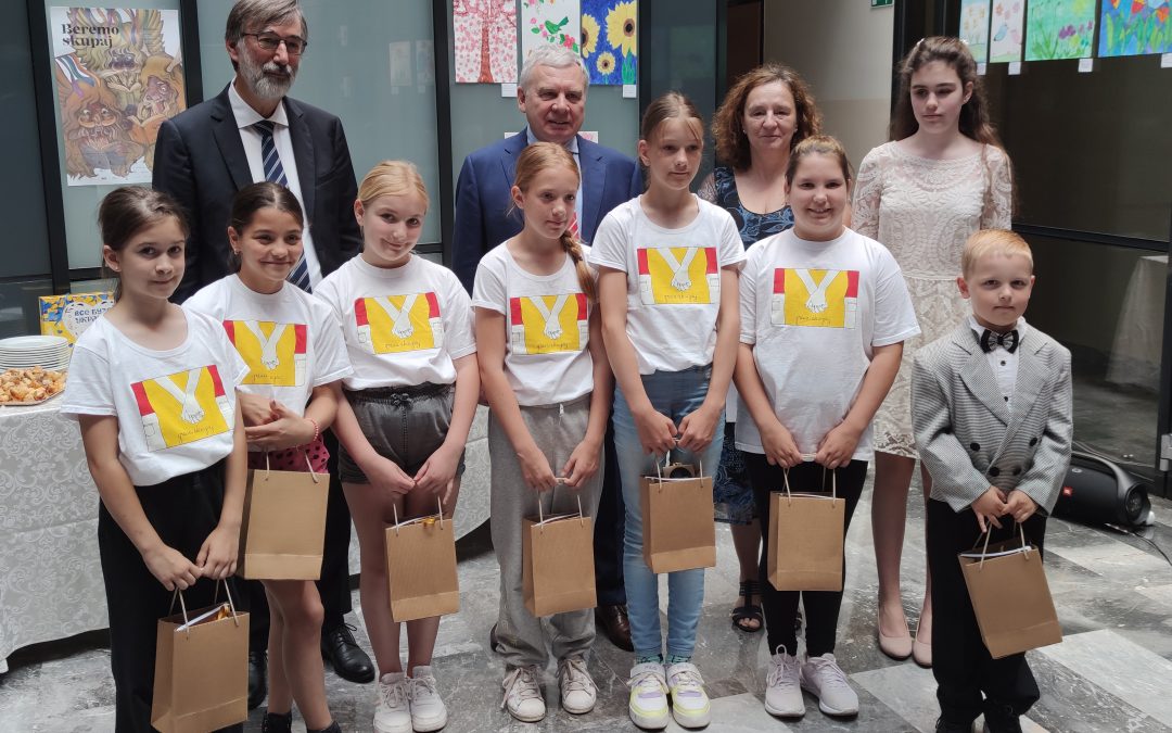 otvoritev likovne razstave na ministrstvu za vzgojo in izobraževanje
