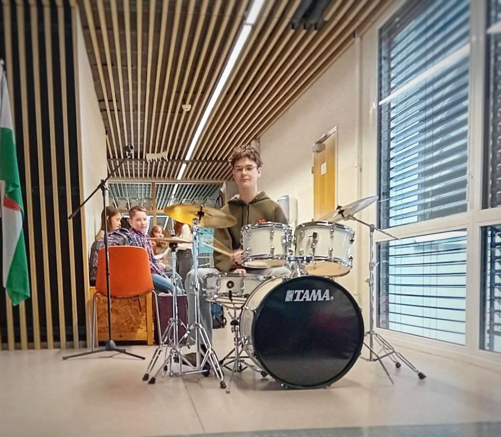 kulturna prireditev 25