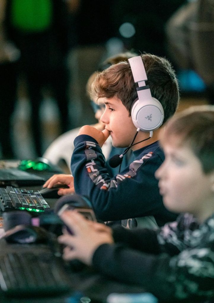 Photo by Noland Live: https://www.pexels.com/photo/young-gamers-focused-on-online-competition-30111695/